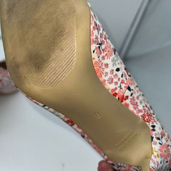 Old Navy Ditzy Floral Canvas Pump - Picture 5 of 12